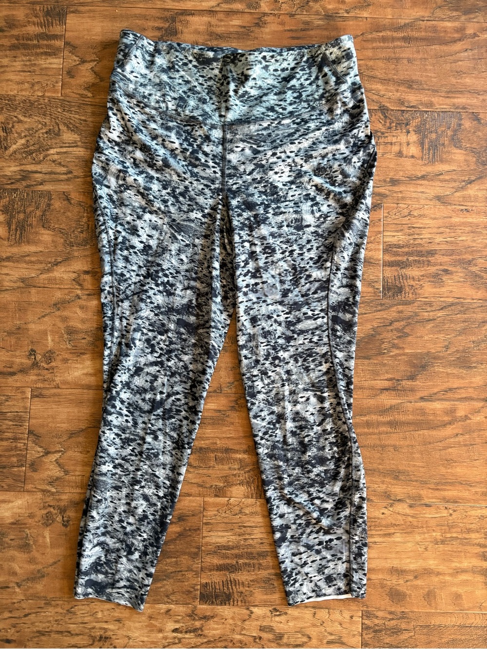 Lululemon Base Pace High-Rise Cropped Tight Estuary Grey Multi Leggings Size 12